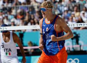 Olimpíadas: Holandês condenado por estupro ouve vaias antes da estreia no vôlei de praia