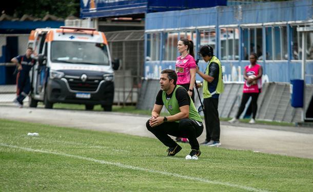 joao burse treinador figueirense1