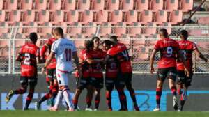 Ituano sai na frente do Botafogo-SP com gol olímpico; veja