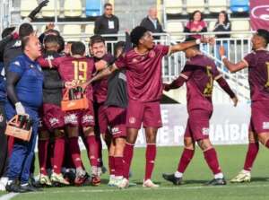 Copa Paulista: Técnico do Juventus celebra: 
