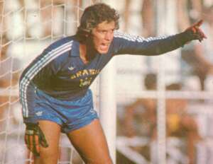 Luto? Amaral confunde aniversário com morte e manda recado a Leão: ‘Descanse em paz’