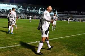 Ponte Preta 2 x 0 Vila Nova - Tigre perde pênalti e Macaca cola no G-4 com golaços