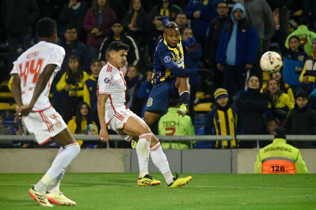 SUL-AMERICANA: Rosario-ARG e Racing-URU largam na frente por vaga nas oitavas