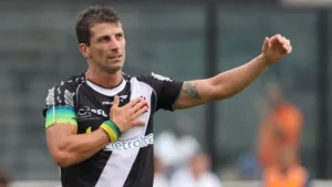 Presidente, Pedrinho veste a camisa e tem noite de torcedor em vitória do Vasco