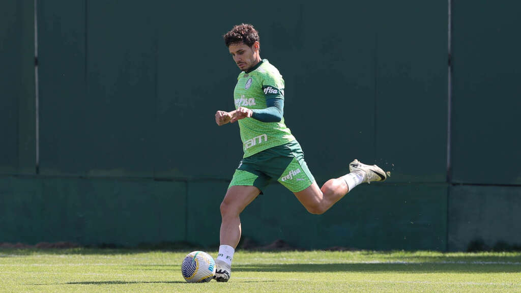 Raphael Veiga comemora a marca de 300 jogos pelo Palmeiras: “Espero fazer mais 600 jogos”