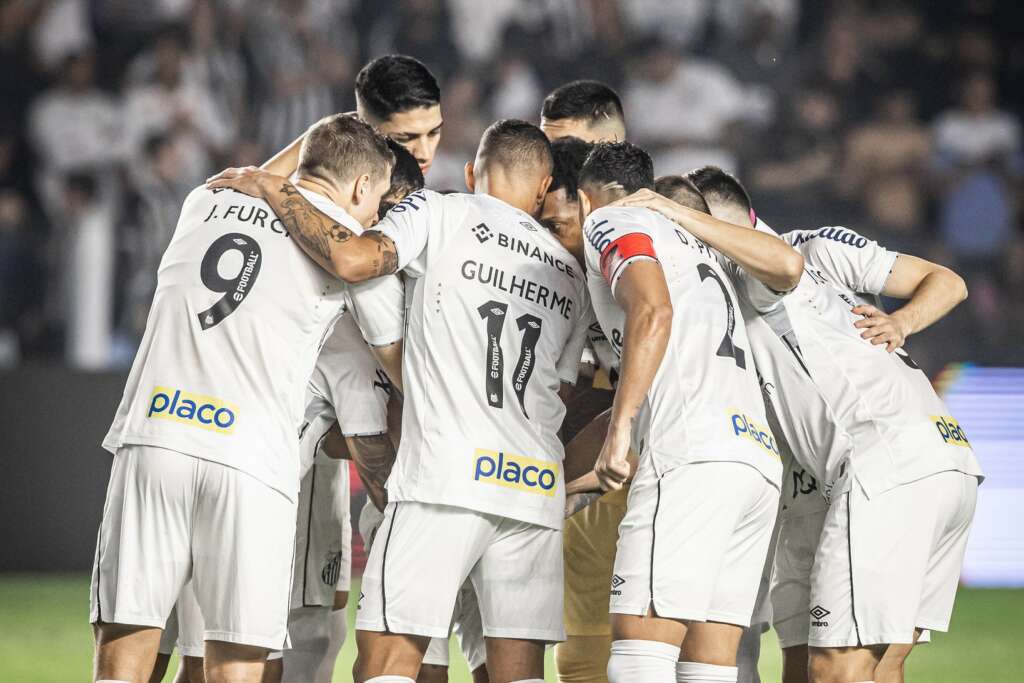 Jogadores do Santos fazem 'pacto' por série perfeita na Vila e melhor postura na Série B (Fotos: Raul Baretta/ Santos FC)