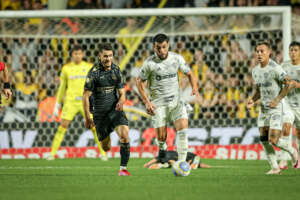 Criciúma 2 x 1 Atlético-MG - Show de bola do Tigre na despedida de Éder