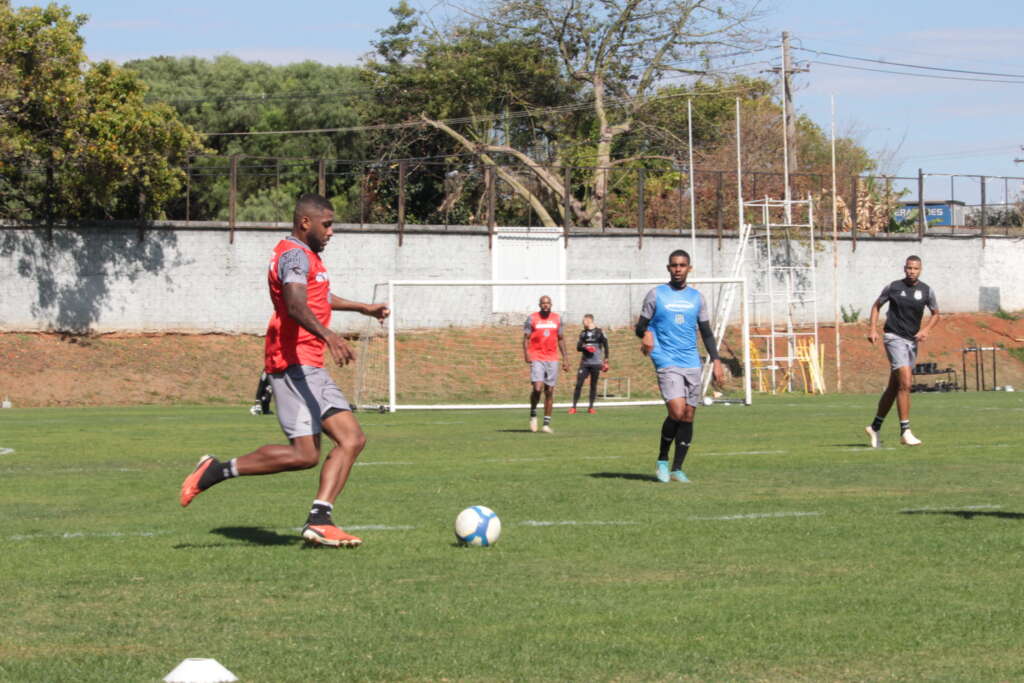 Série B: Emerson vê crescente na Ponte Preta com Nelsinho: “Estamos mais organizados”