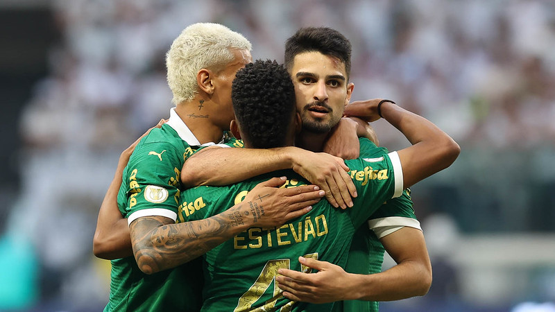 BRASILEIRÃO: Palmeiras vence clássico e Botafogo atropela Flamengo no Nilton Santos