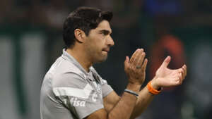 Palmeiras vive primeira grande crise na 'era Abel' em ano abalado por polêmicas com ídolos