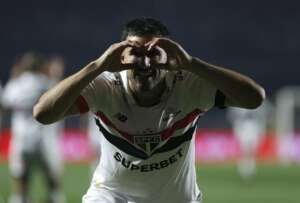 São Paulo 2 x 0 Nacional-URU - Tricolor leva sustos, mas avança na Libertadores