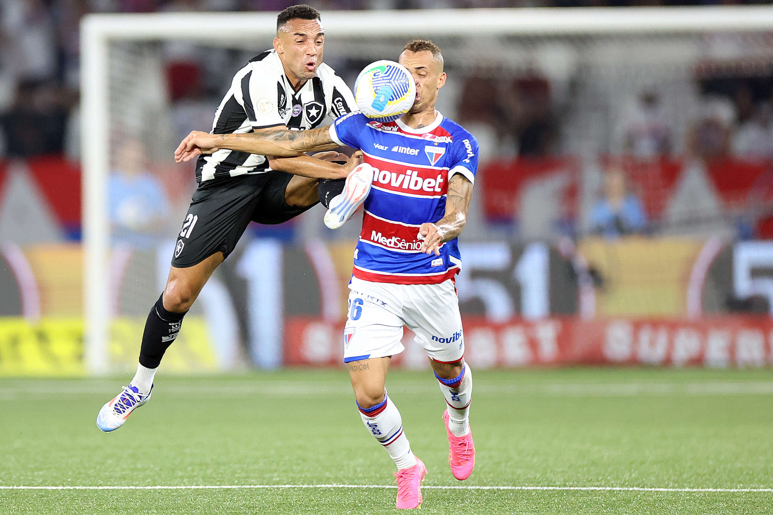 Fortaleza derrota Corinthians e assume a liderança do Campeonato Brasileiro