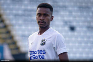 Série C: Diretoria do ABC comunica desligamento de zagueiro