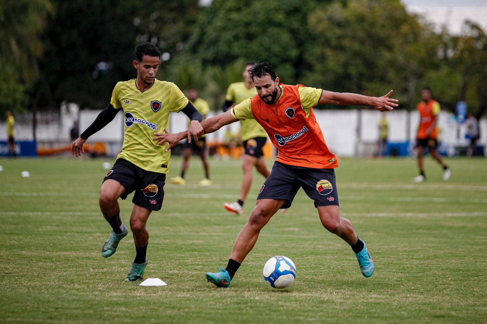 Botafogo PB e Figueirense se enfrentam na Serie C