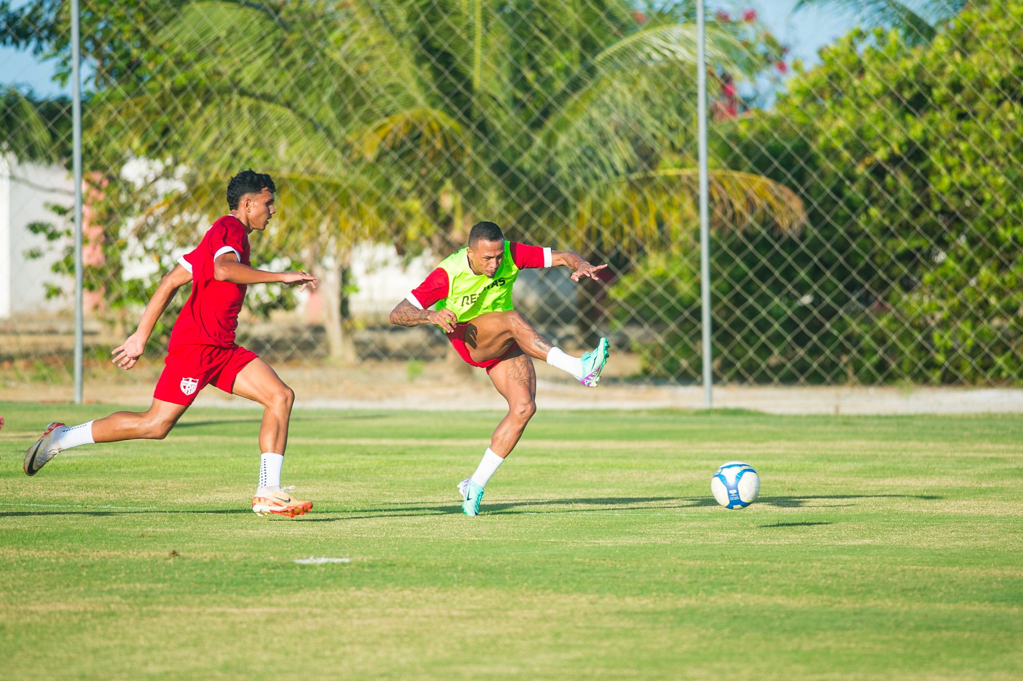 CRB x Avaí – Duelo de opostos, mas com mesmo objetivo. Onde assistir e escalações!
