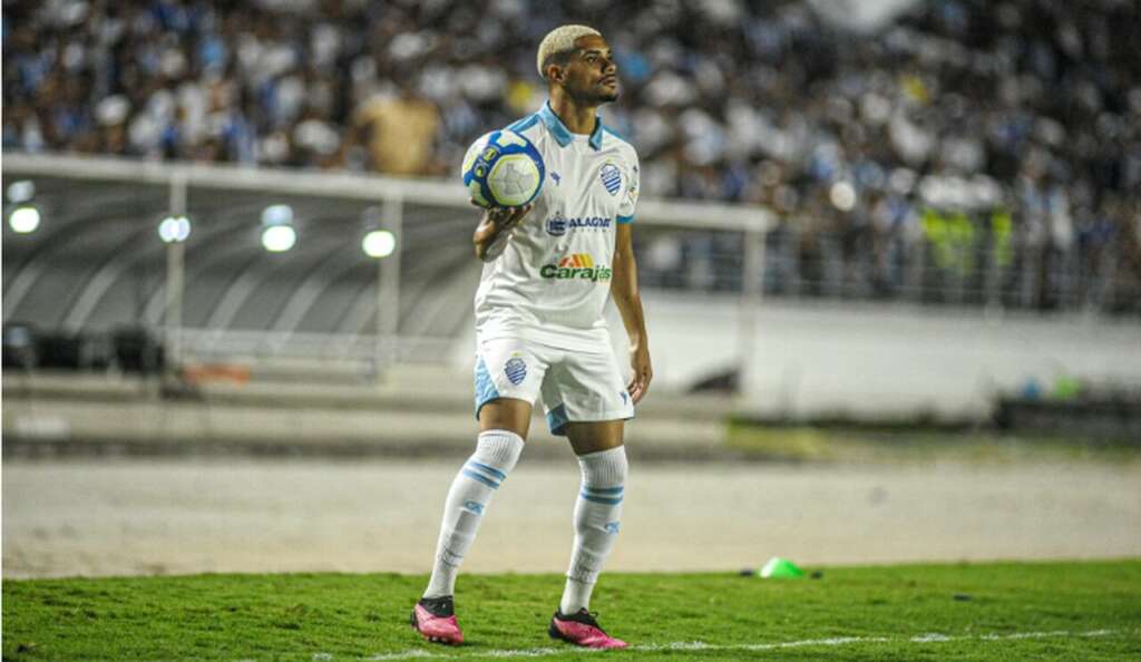 Série C: CSA renova com lateral-direito  e segue processo de reformulação