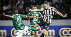 Carille detona apresentação do Santos na Série B e pede desculpas à torcida