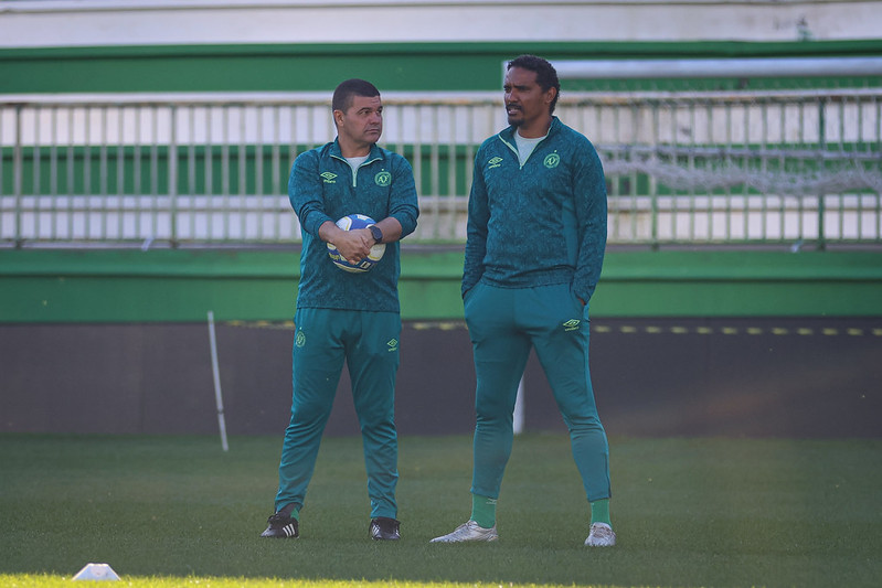 Chapecoense terá desfalques e retornos para buscar reabilitação na Série B 1 Chapecoense louzer