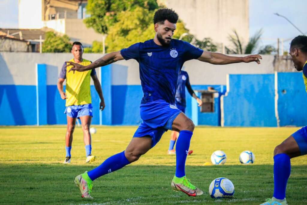 Série C: Confiança faz último treino em Aracaju antes de duelo contra o Sampaio Corrêa