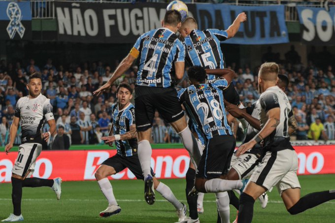 Corinthians elimina gremio na Copa do Brasil