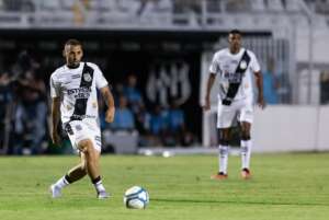 Volante se despede da Ponte Preta para acertar com time da elite do Brasileirão