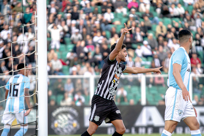 Figueirense e Sao Jose se enfrentam na Serie C