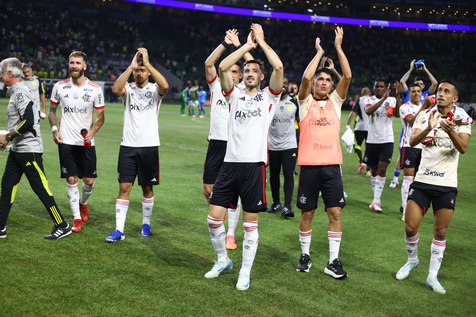 COPA DO BRASIL: Flamengo salva cariocas em noite de queda de gigantes