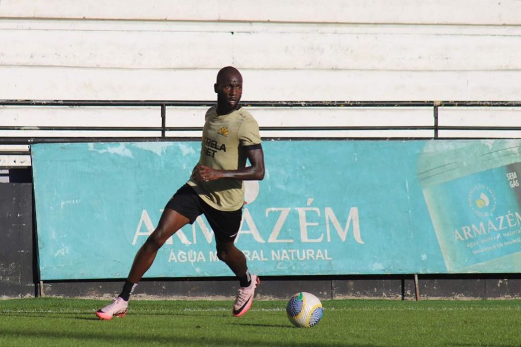 Allano celebra crescimento do Criciúma no Brasileirão (Foto: Divulgação)