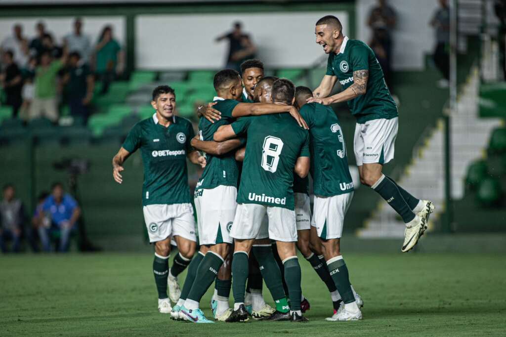 SÉRIE B: Goiás tenta encostar no G-4 contra desesperado Ituano em dia com Santos em campo