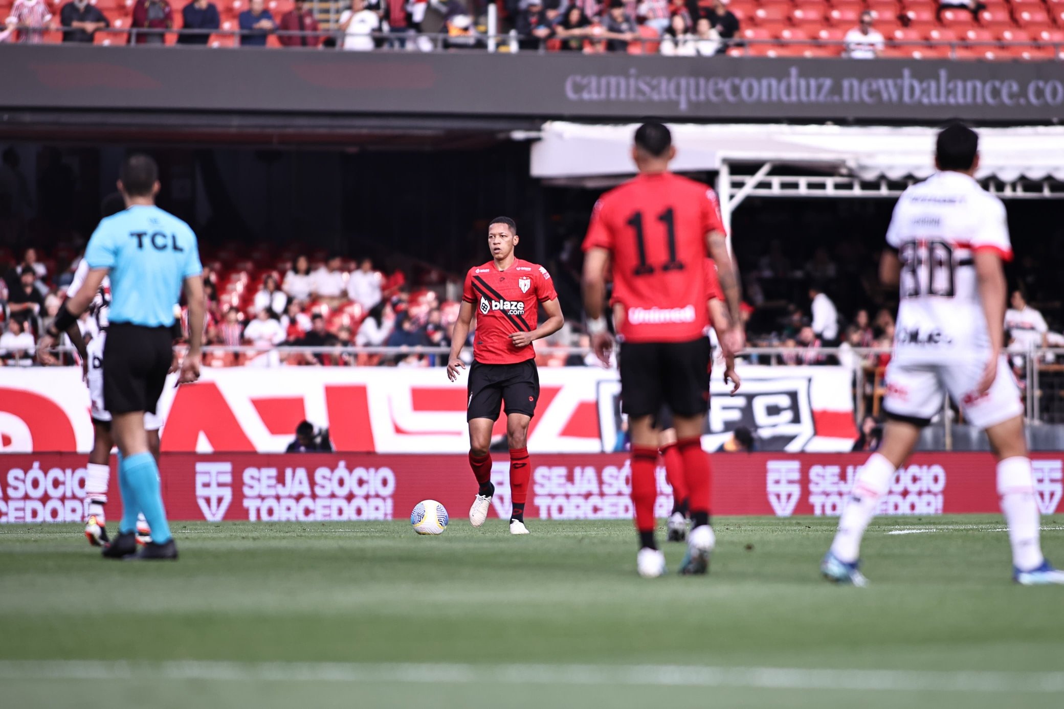 São Paulo 1 x 0 Atlético-GO - Tricolor embala no Brasileirão (Foto: Karen Fontes/Atlético-GO)