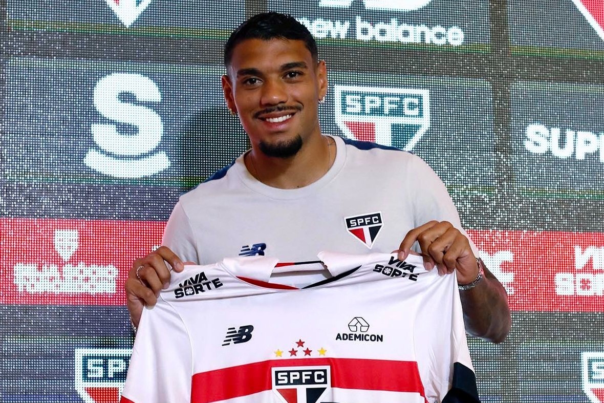 Ruan faz juras de amor ao São Paulo (Foto: Rubens Chiri / saopaulofc)