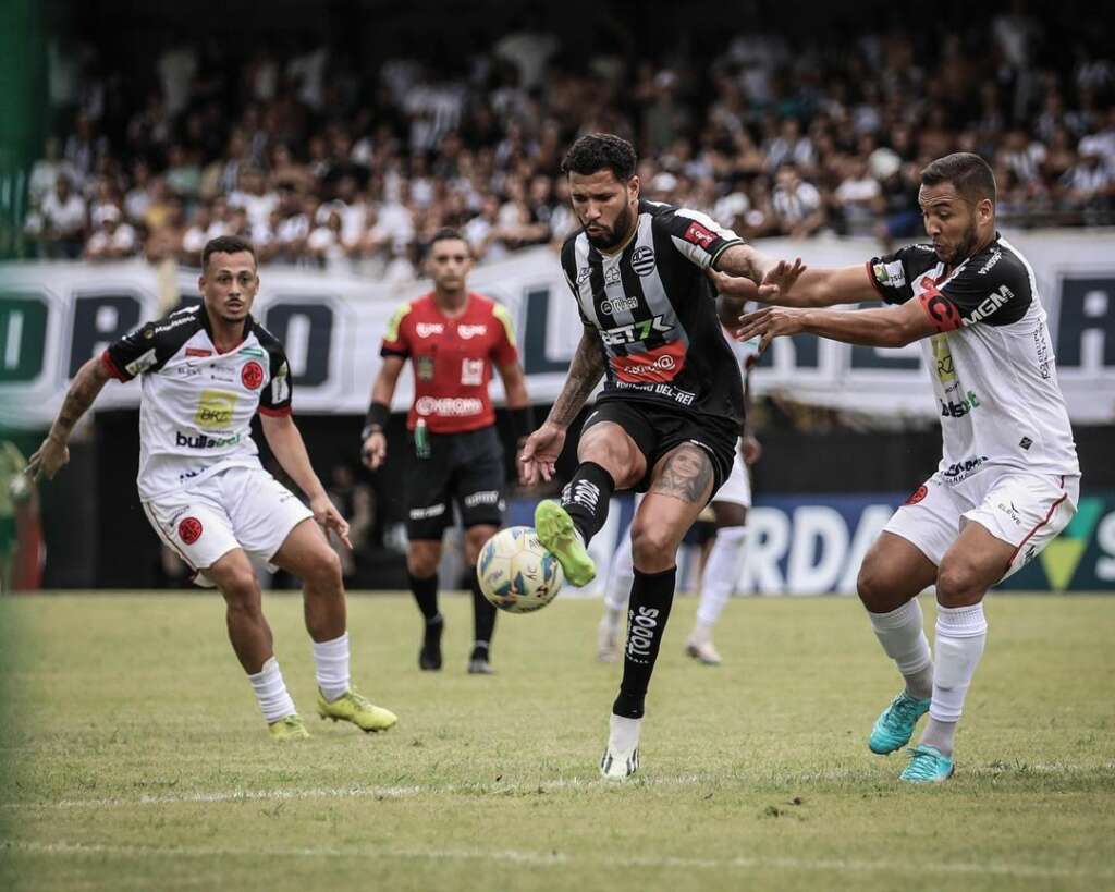 Dentro do G-4 da Série B, América-MG encaminha chegada de artilheiro da Série C