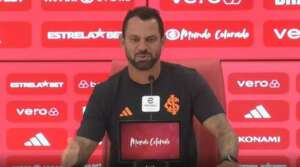 Vaia da torcida derruba diretor de futebol do Internacional