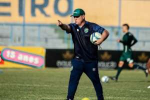 Série D: Técnico do Altos-PI declara carinho ao clube e fala sobre permanência