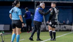 Blog do Ari -Ajustes credenciam a Ponte Preta manter escrita