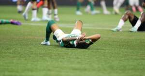 Palmeiras deixa de ganhar R$ 13,7 milhões com quedas precoces na Libertadores e Copa do Brasil