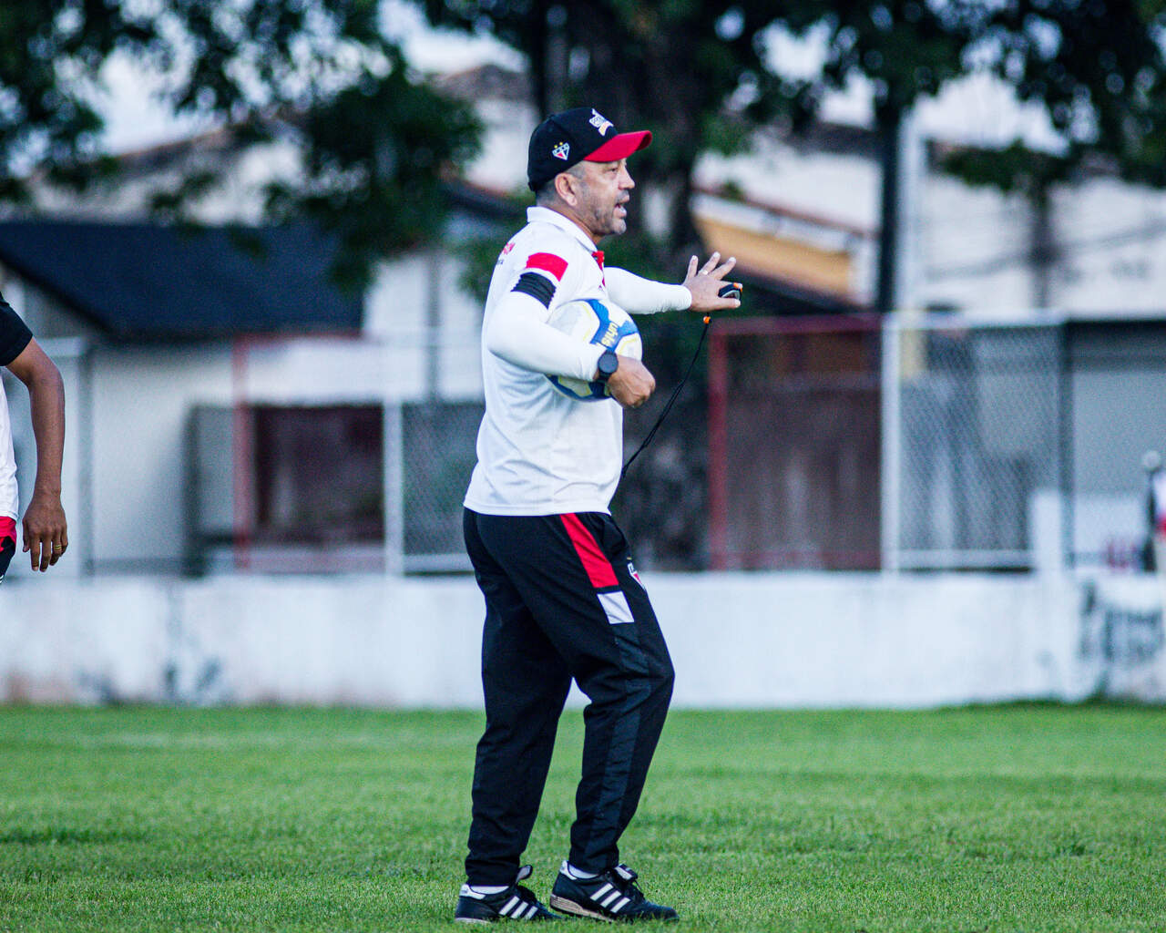 Paulinho Kobayashi deixa o comando do Ferroviario