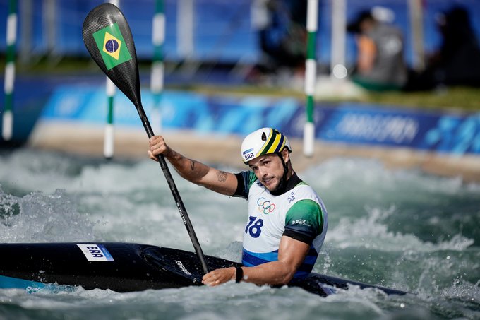 Pepe Goncalves erra e e eliminado na canoagem