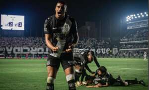 Ponte Preta teve garra, diz Nelsinho Baptista. Ouça!
