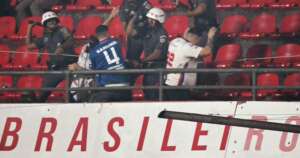 21 torcedores do Nacional-URU são detidos após confronto com PM no MorumBis