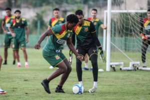 Série C: Novo treinador faz ajustes no Sampaio Corrêa para encarar o Ferroviário-CE