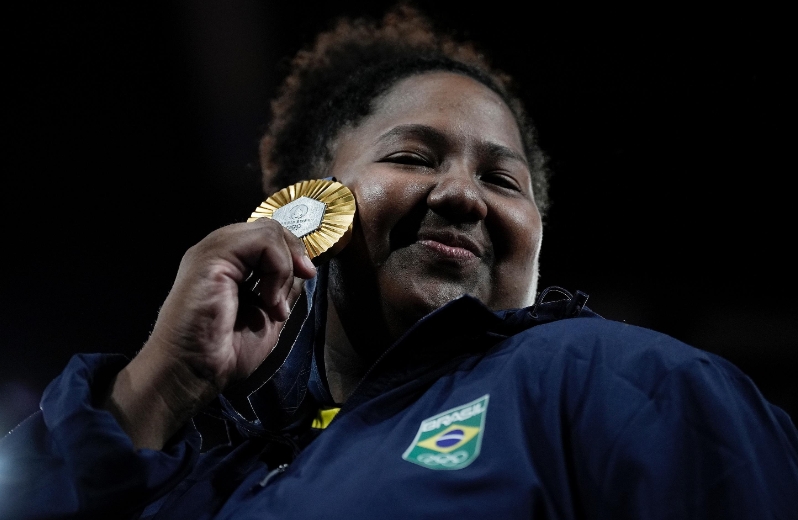 Bia Souza se espanta com mais de 1 milhão de seguidores