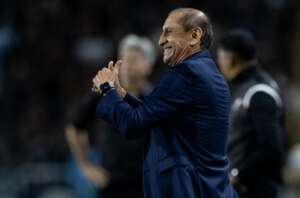 Ramón Díaz tem dúvidas para substituir Alex Santana no Corinthians