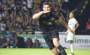 Zagueiro do Criciúma projeta duelo com Fortaleza: 'Mais difícil da temporada'