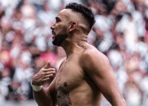 Payet celebra um ano no Vasco: 'Deixar minha marca e conquistar títulos'