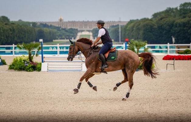 Confederação nega uso de espora e lamenta desclassificação em Paris