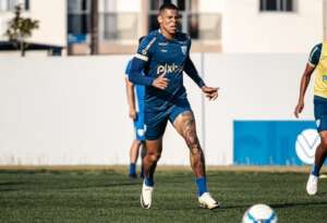 Recuperado, atacante vira opção no Avaí para Série B