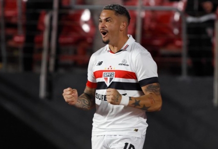 Zubeldía procura substituto para Luciano no São Paulo de olho no Flamengo