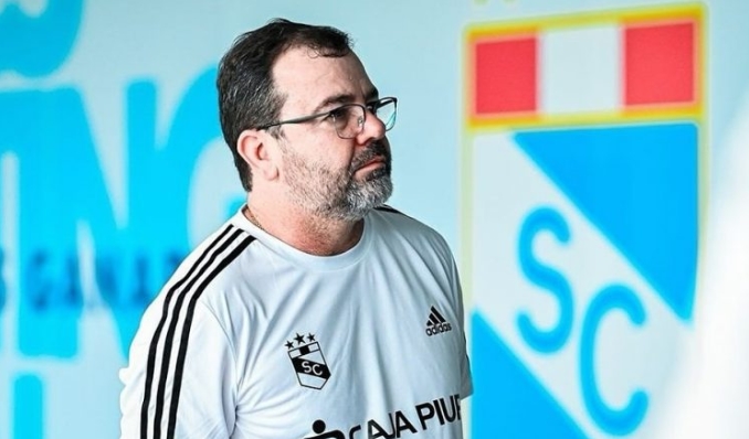 Enderson Moreira é o novo técnico do Avaí