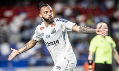 Guilherme decide para o Santos mais uma vez